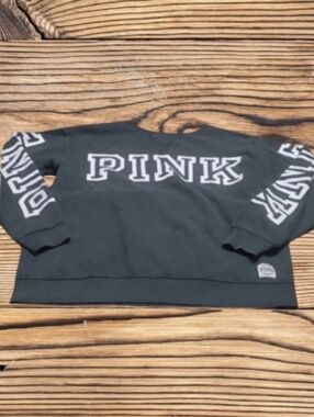 WOMEN'S PINK VICTORIA'S SECRET SWEATSHIRT